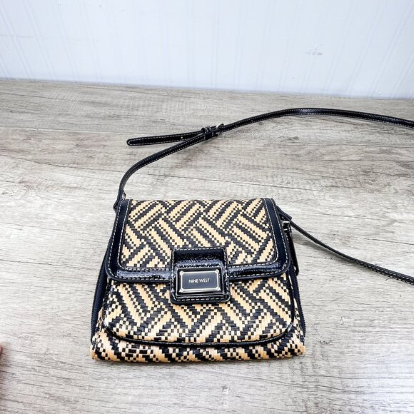 Nine West Crossbody Travel Purse - New without tags Adjustable Strap - Picture 1 of 7